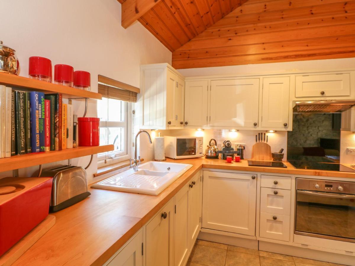 Pond Cottage Truro Exterior photo