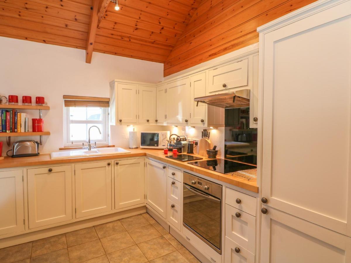 Pond Cottage Truro Exterior photo